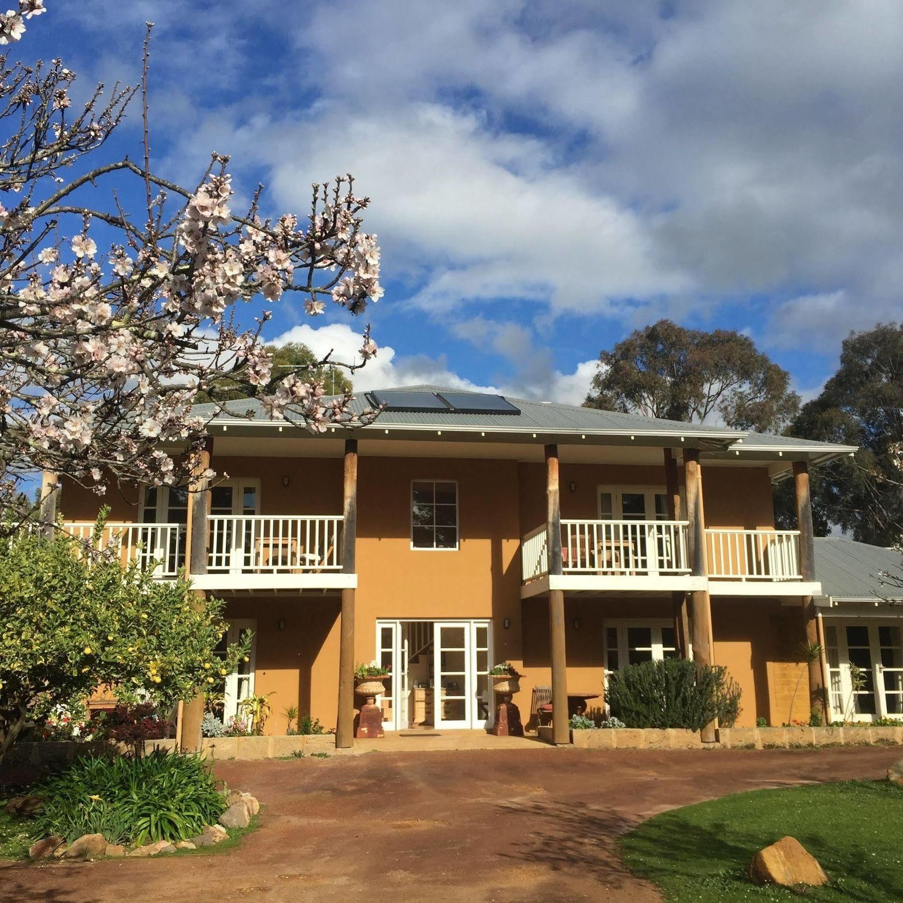 Erravilla Country Estate Spa Suite Accommodation Cowaramup Extérieur photo