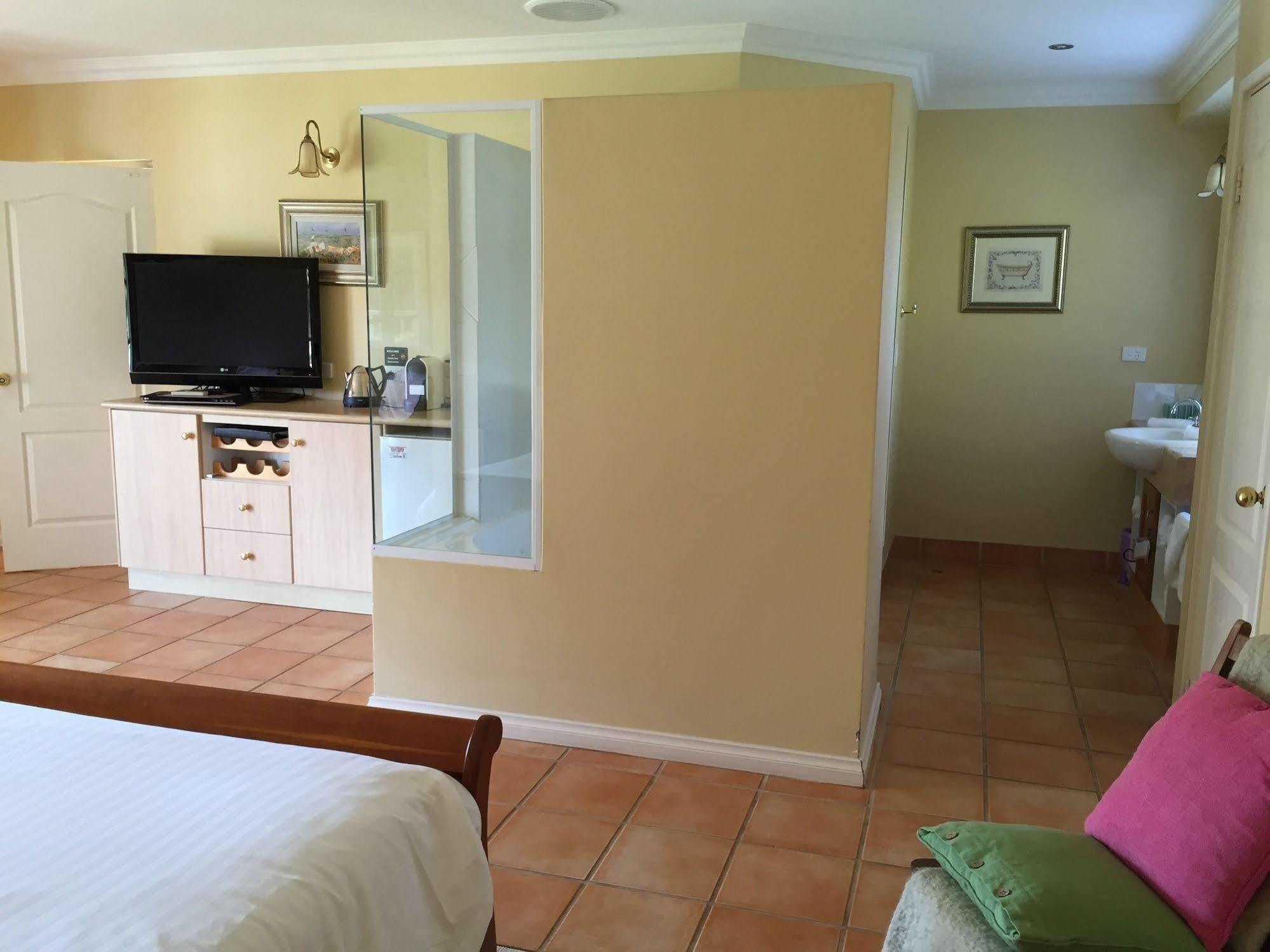 Erravilla Country Estate Spa Suite Accommodation Cowaramup Extérieur photo